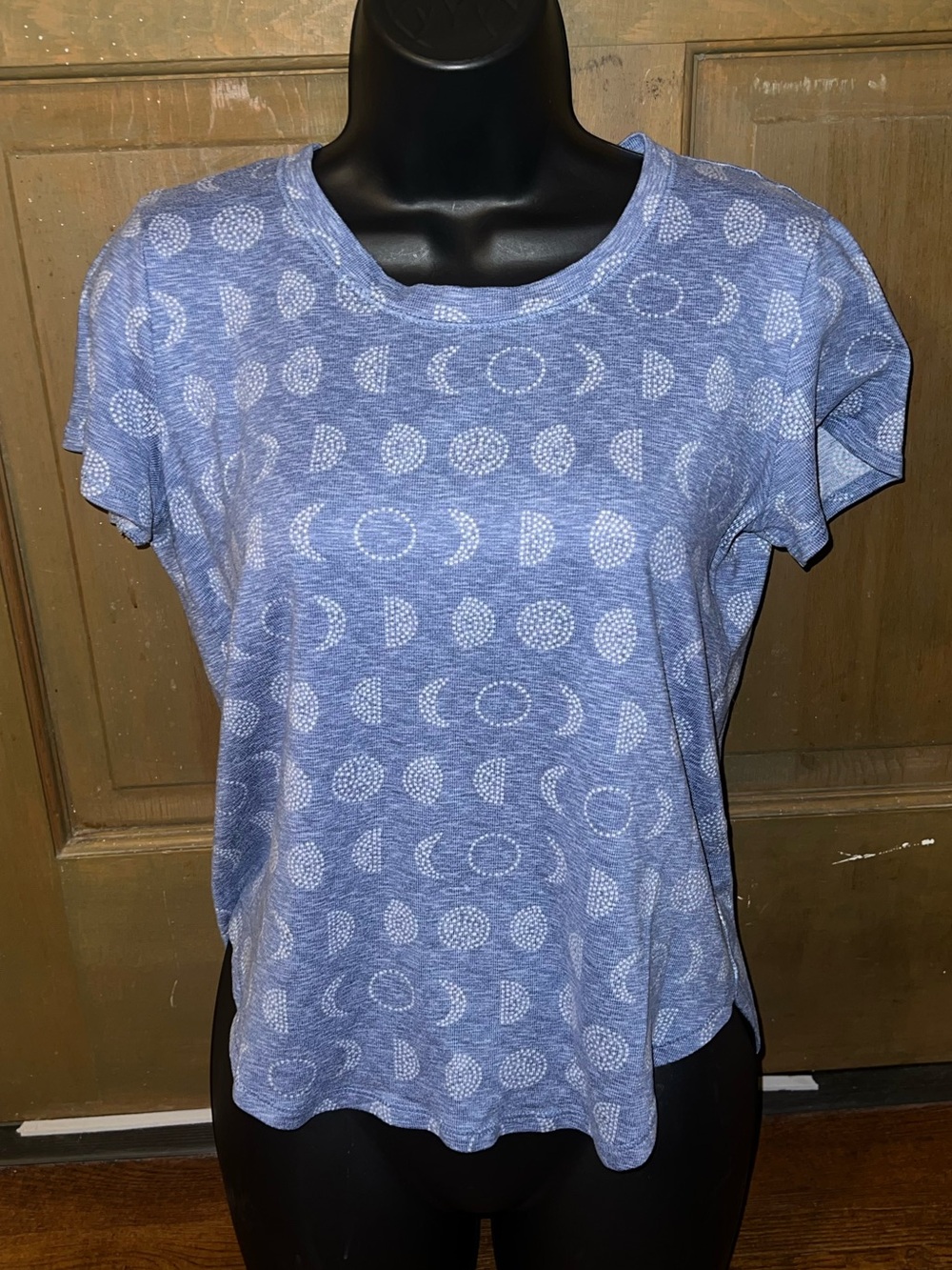 Jaclyn Intimates Blue Short Sleeve Moon Phases Crew Neck Top Size M